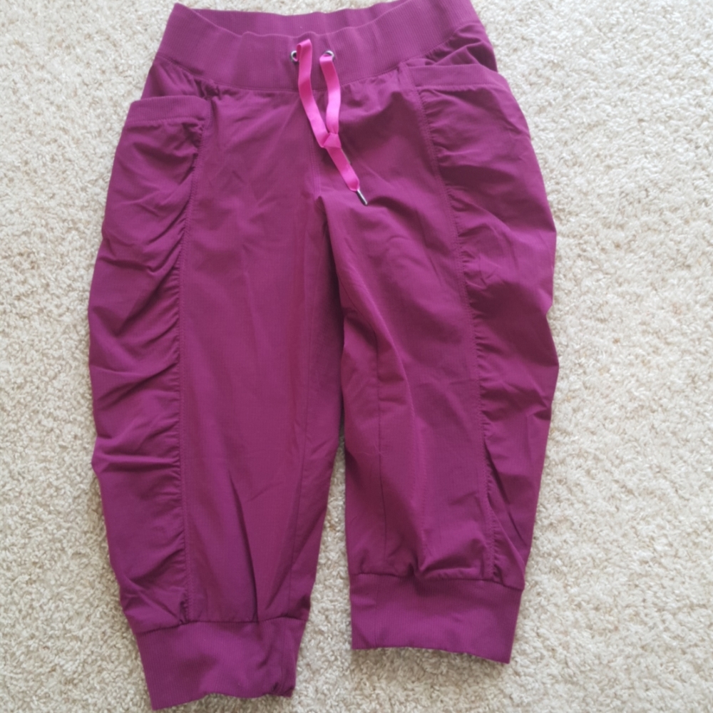 Athleta crops - Picture 3 of 4